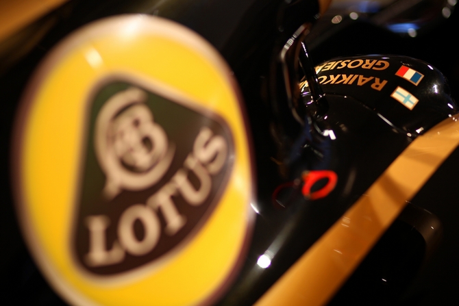 Lotus F1 Team Reveals E20, Also Uses Step-Down Nost