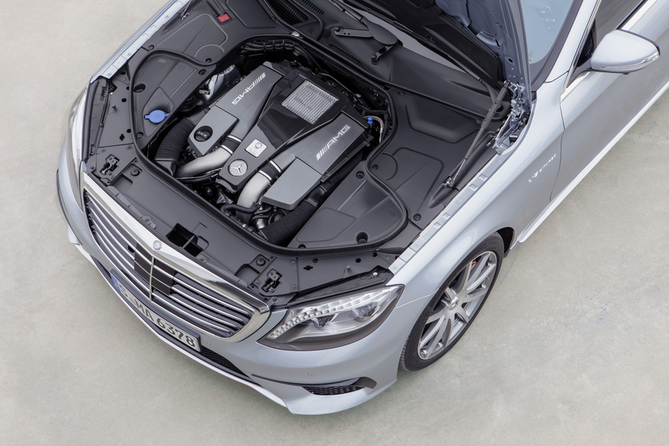 Der neue Mercedes-Benz S 63 AMG: Driving Performance im Luxussegment