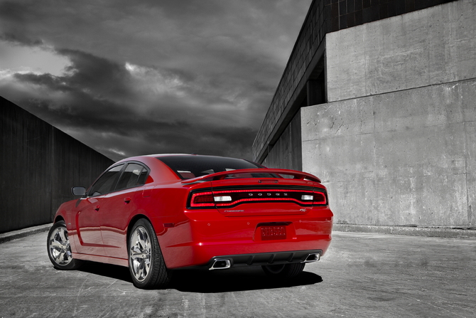 Dodge presents facelifted Charger for 2011