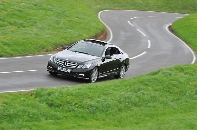 Mercedes-Benz E250 Coupe CDI BlueEFF. Sport