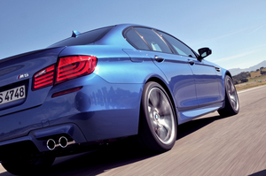 BMW unveils new M5