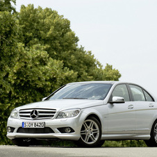 Mercedes-Benz C 180 CGI BlueEfficiency Auto