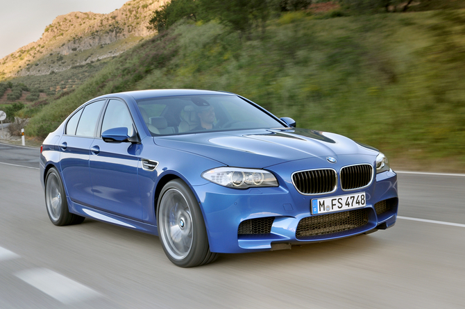 BMW unveils new M5