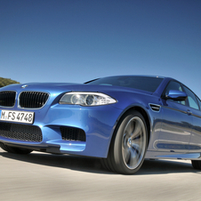 BMW unveils new M5