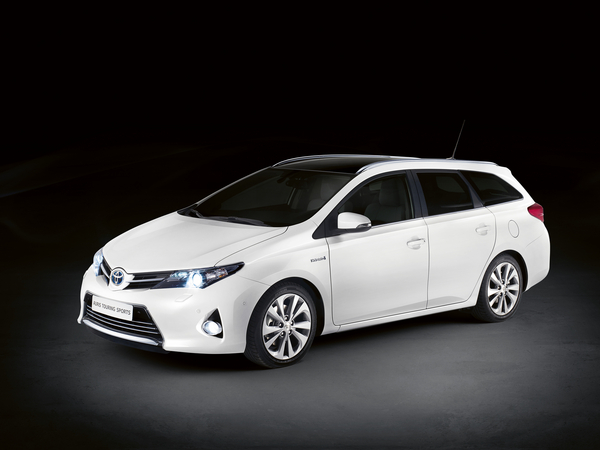 Toyota mostra novo Auris, Auris Sports Tourer e Verso em Paris