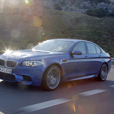 BMW unveils new M5