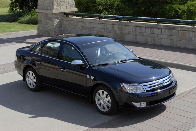 Ford Taurus AWD