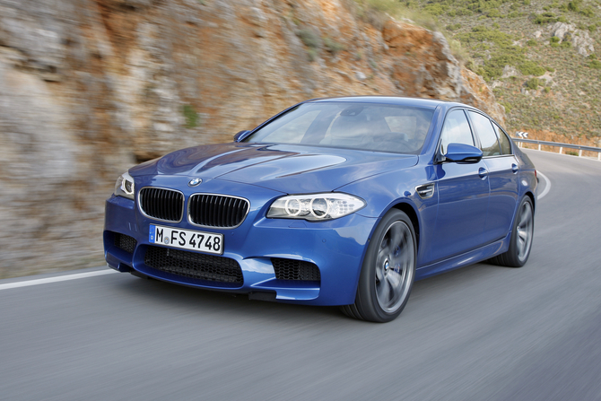 BMW unveils new M5