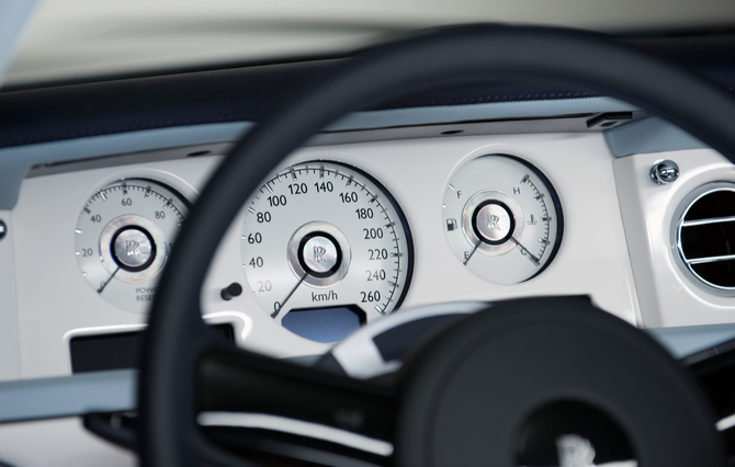 Detalhe do interior do Phantom Drophead Coupe inspirado na Art Deco