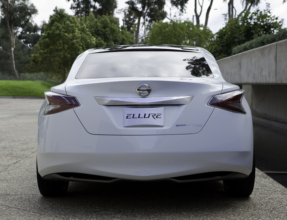 Nissan Ellure