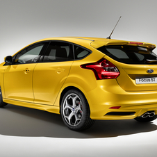 Ford Introduces New Focus ST 5-Door and ST Wagon with 247hp