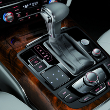 O interior do Audi A6L E-tron