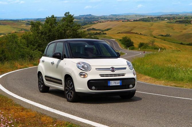 O Fiat 500L foi apresentado no Salão de Genebra no passado mês de março