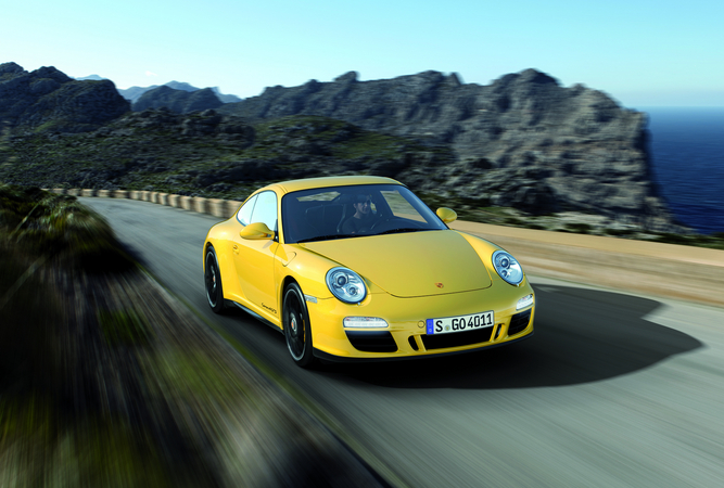 Porsche adds all-wheel drive to the Carrera GTS