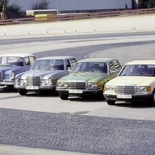 A Mercedes tende a usar um design básico do Classe S durante três gerações do modelo