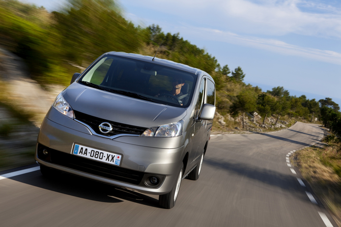 Nissan Evalia 5L 1.6G Pack Premium