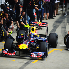 Webber takes pole in Silverstone as McLaren struggles