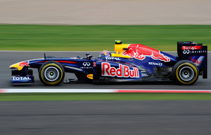 Webber takes pole in Silverstone as McLaren struggles