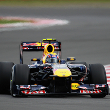 Webber takes pole in Silverstone as McLaren struggles