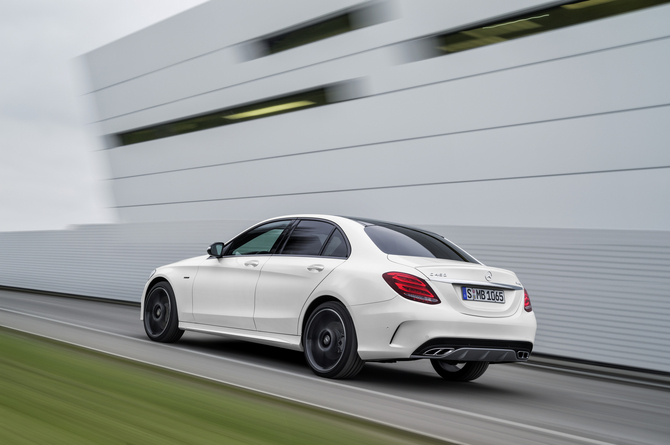 The C450 AMG 4MATIC will be equipped with a modified version of the Mercedes twin turbo 3.0 V6 engine