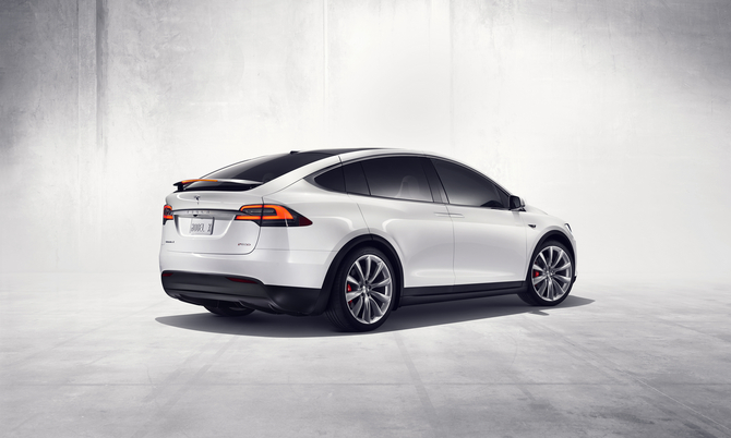 Tesla Model X P90D