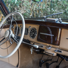 Mercedes-Benz 220 A Cabriolet 