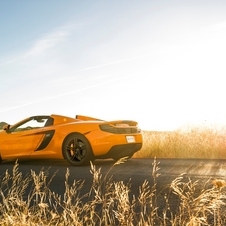 Les 50 McLaren 12C Coupe et les 50 McLaren 12C Spider en édition limitée sont disponibles dès à présent dans les showrooms McLaren