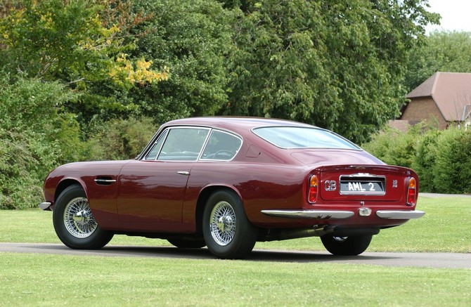 Aston Martin DB6 Mk II