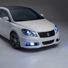 Suzuki debut Kizashi EcoCharge and Apex in New York 