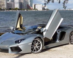 Lamborghini Aventador LP 720-4 Roadster