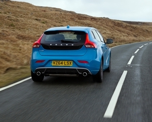 V40 D2 R-Design Momentum Powershift