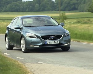 V40 T4 Momentum Powershift