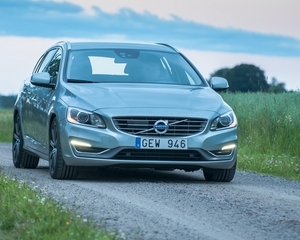 V60 D4 R-Design Summum s/s Geartronic