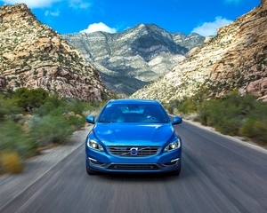 V60 T3 Momentum Geartronic