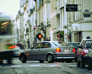 318i