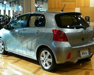 Vitz 1.0 F