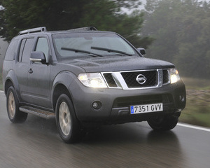 Pathfinder 2.5 dCi SE Automatic