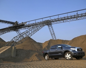 Tundra Grade CrewMax 4X4 5.7L FFV