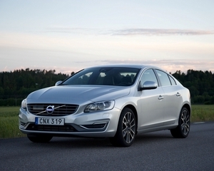 S60 D2 Momentum Geartronic