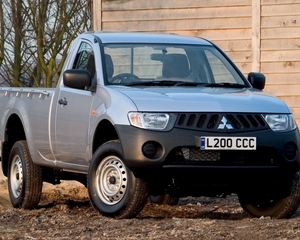 L200 4x4 Regular Cab Inform