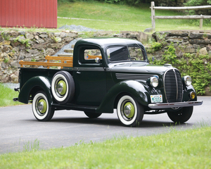 Barrel Grille Half-Ton Pickup Truck