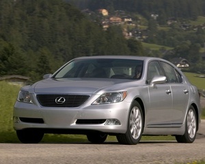 LS 600h Ambience AWD