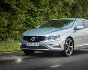 V60 D2 R-Design Geartronic