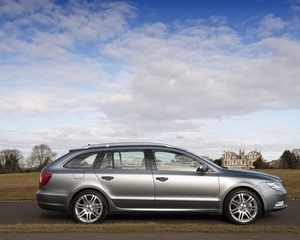 Superb Estate 2.0 TDI CR S