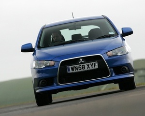 Lancer SB 1.8 Intense Sport CVT