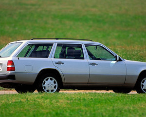 E 320 Automatic Station Wagon