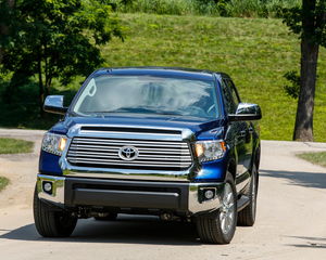 Tundra 5.7 V8 SR