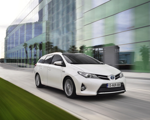 Auris Touring Sports 1.4 D-4D Active