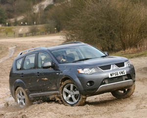 Outlander 2.0 DI-D 4WD Instyle 2