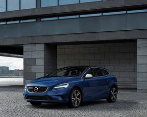 V40 D4 R Design Geartronic